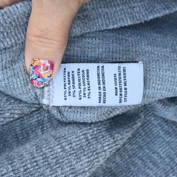 Wildfox Haley Gray Brushed Super Soft V Neck Sweater Top Athleisure Size XL - Picture 6 of 7
